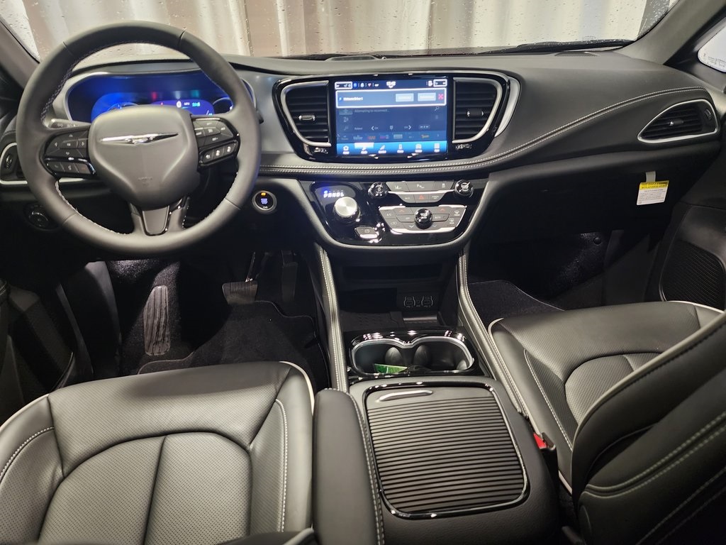 new 2025 Chrysler Pacifica Hybrid car, priced at $43,999