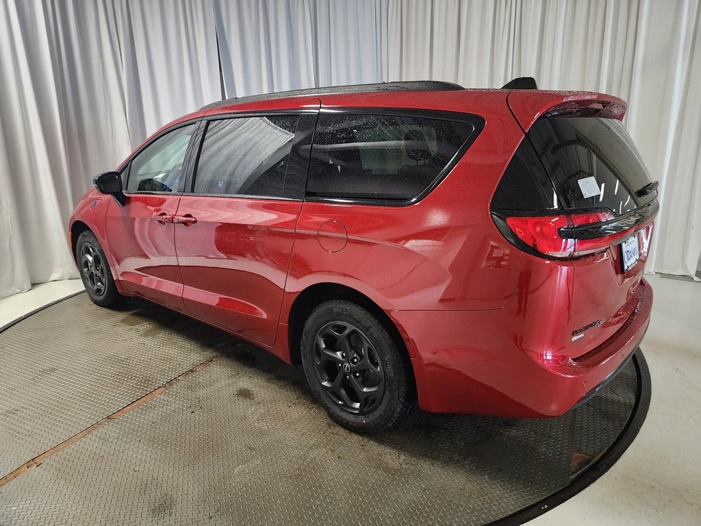 new 2025 Chrysler Pacifica Hybrid car, priced at $43,999
