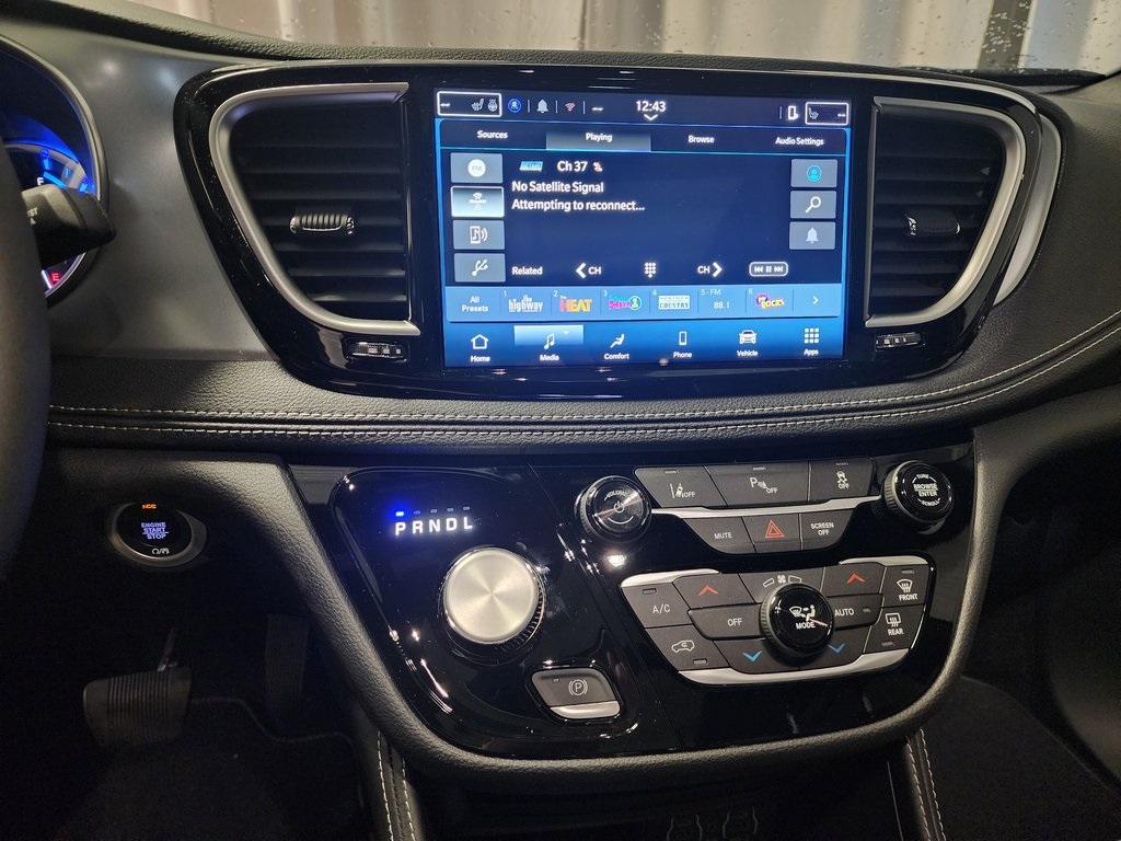new 2025 Chrysler Pacifica Hybrid car, priced at $43,999