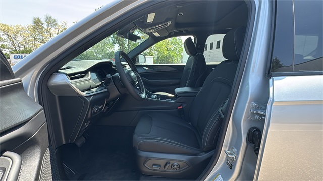 new 2025 Jeep Grand Cherokee L car, priced at $44,565