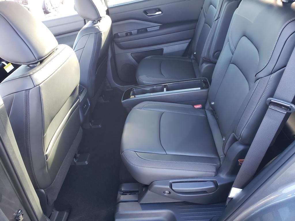 new 2025 Nissan Pathfinder car, priced at $40,728