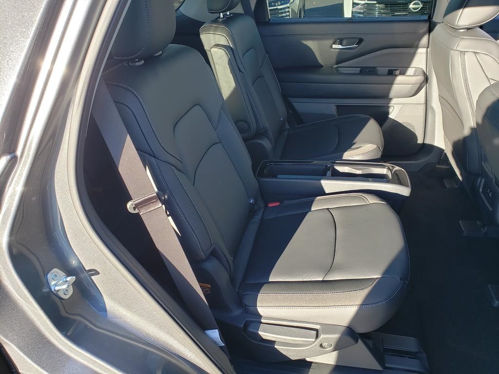 new 2025 Nissan Pathfinder car, priced at $40,728