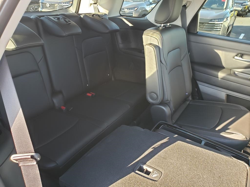 new 2025 Nissan Pathfinder car, priced at $40,728