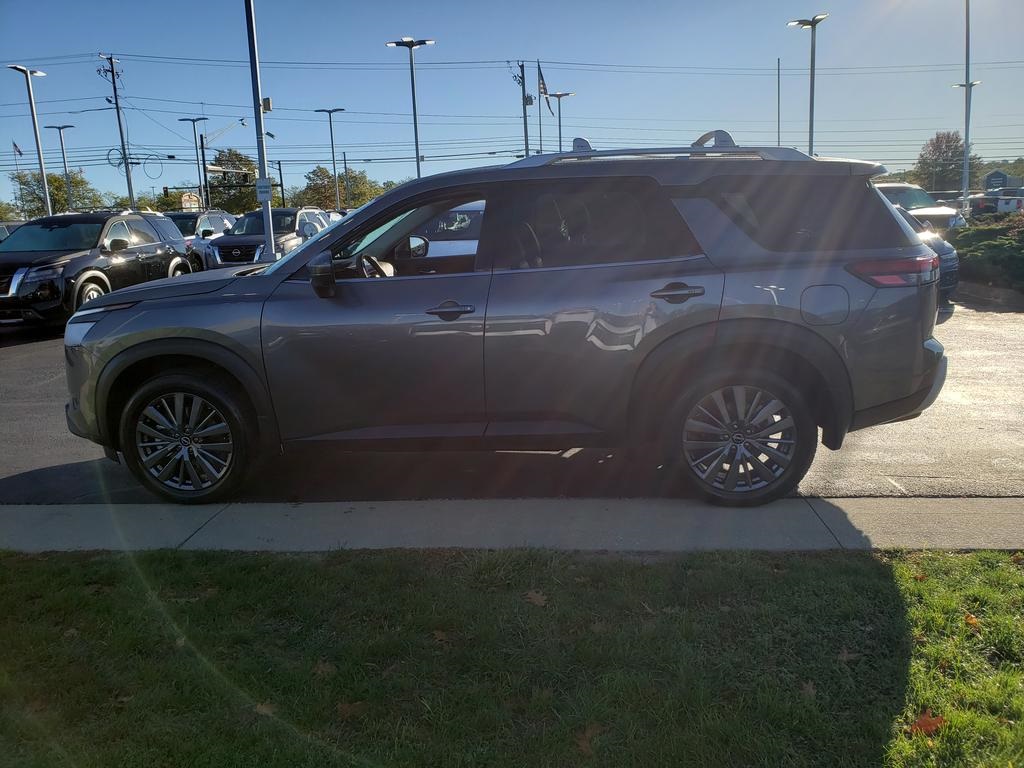 new 2025 Nissan Pathfinder car, priced at $40,728