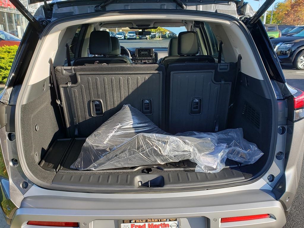 new 2025 Nissan Pathfinder car, priced at $40,728