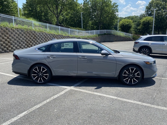 new 2025 Honda Accord Hybrid car, priced at $38,042
