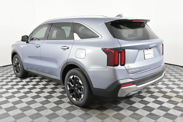 new 2025 Kia Sorento car, priced at $34,803