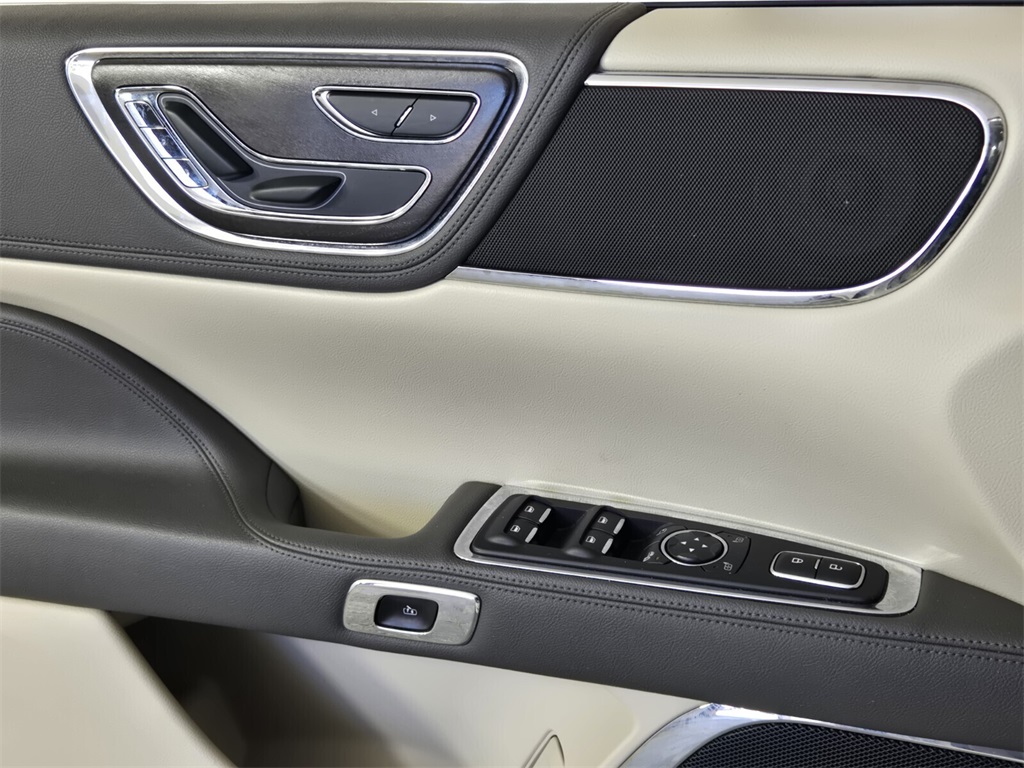 used 2017 Lincoln Continental car, priced at $21,998