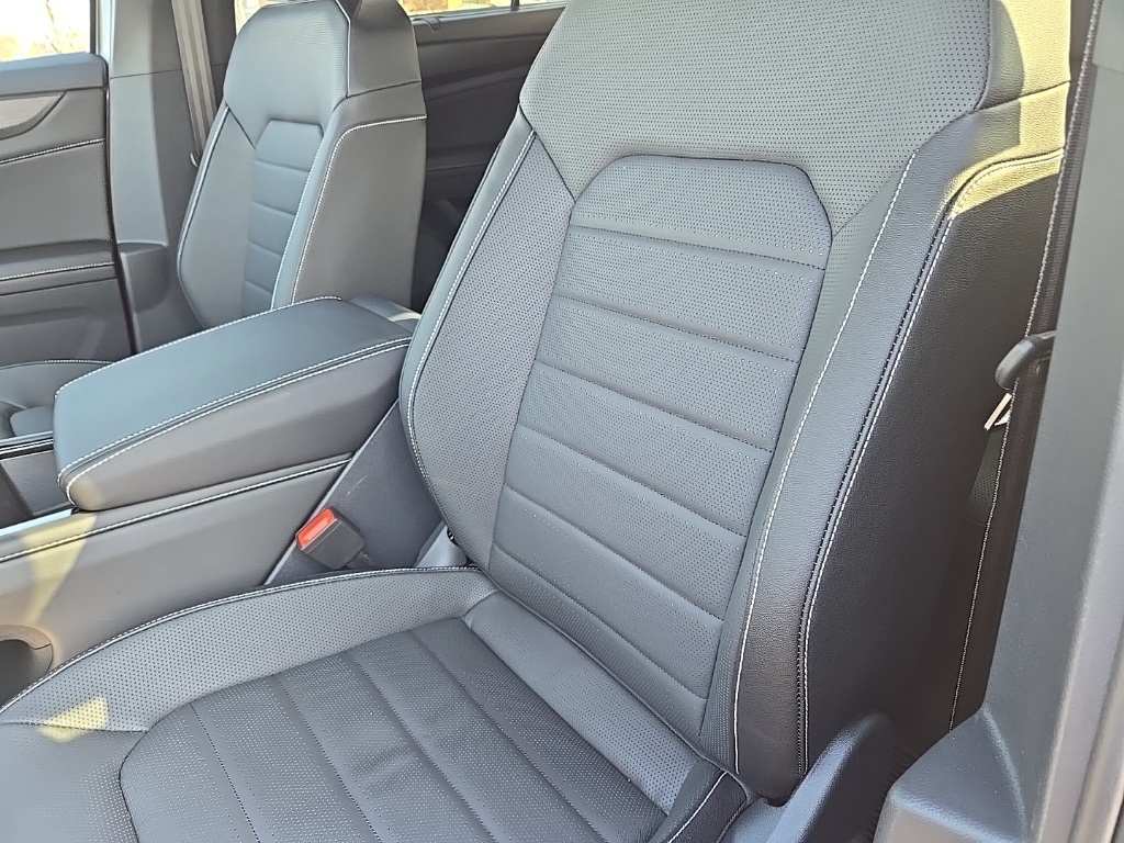 new 2025 Volkswagen Atlas Cross Sport car, priced at $45,536