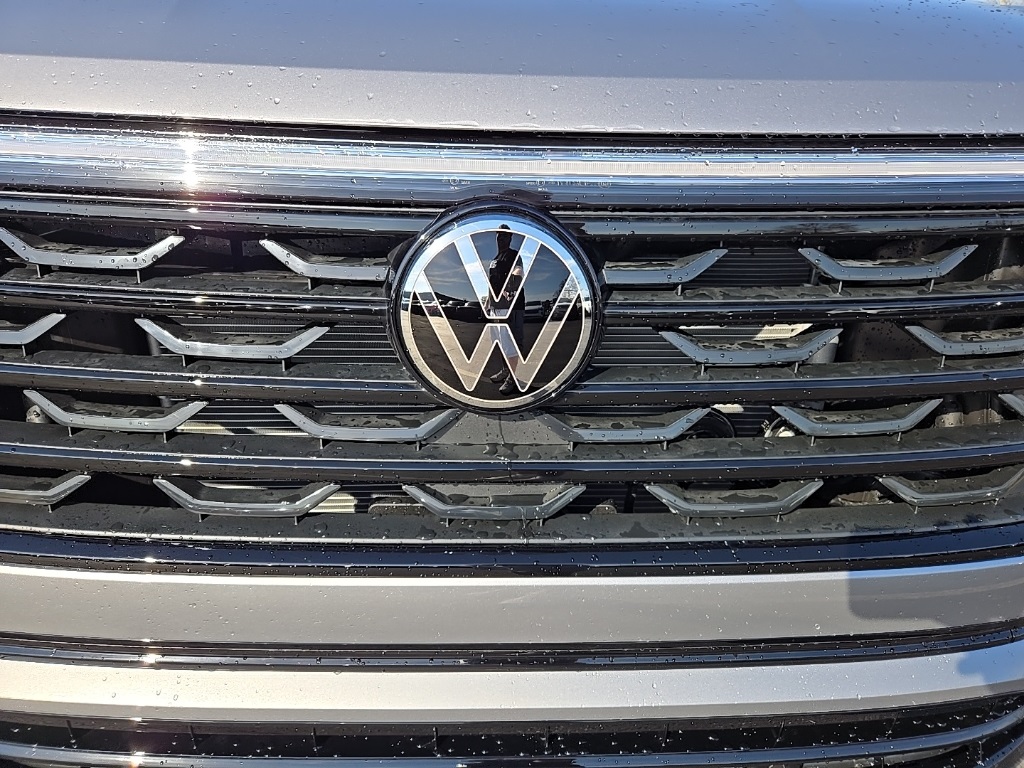 new 2025 Volkswagen Atlas Cross Sport car, priced at $45,536
