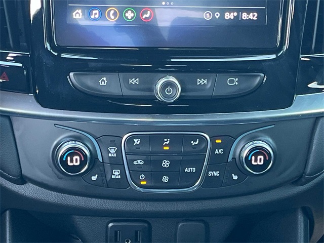 used 2022 Chevrolet Traverse car, priced at $26,288