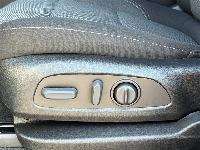 used 2022 Chevrolet Traverse car, priced at $26,288