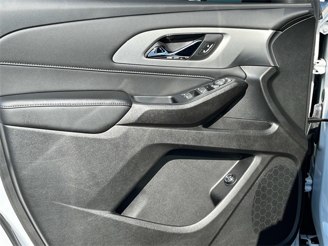 used 2022 Chevrolet Traverse car, priced at $26,288