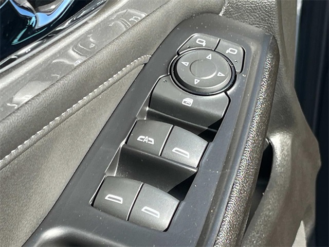 used 2022 Chevrolet Traverse car, priced at $26,288