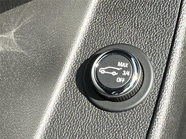 used 2022 Chevrolet Traverse car, priced at $26,288
