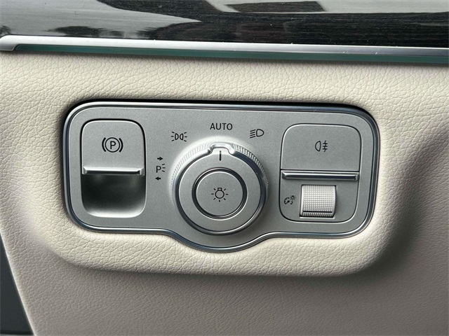 used 2020 Mercedes-Benz GLE car, priced at $38,376