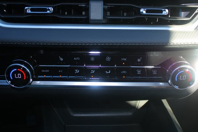 new 2026 Chevrolet Equinox car, priced at $32,545