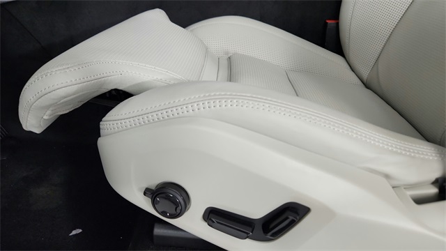 new 2026 Volvo XC90 Plug-In Hybrid car, priced at $85,625