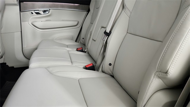 new 2026 Volvo XC90 Plug-In Hybrid car, priced at $85,625