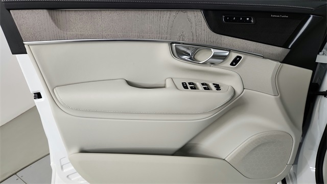 new 2026 Volvo XC90 Plug-In Hybrid car, priced at $85,625