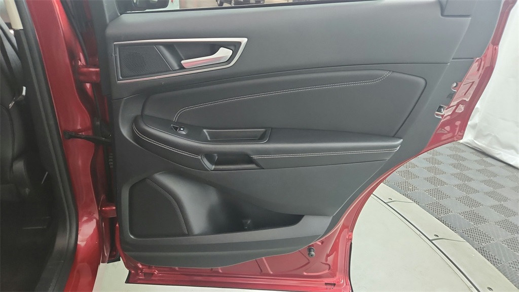 used 2024 Ford Edge car, priced at $28,380