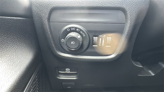 new 2025 Jeep Grand Cherokee L car, priced at $48,215
