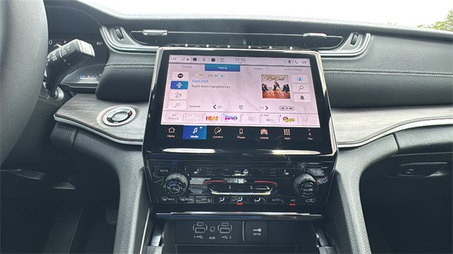 new 2025 Jeep Grand Cherokee L car, priced at $48,215