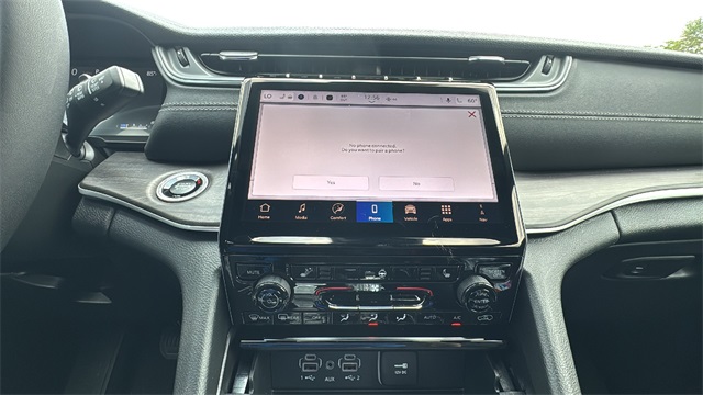 new 2025 Jeep Grand Cherokee L car, priced at $48,215