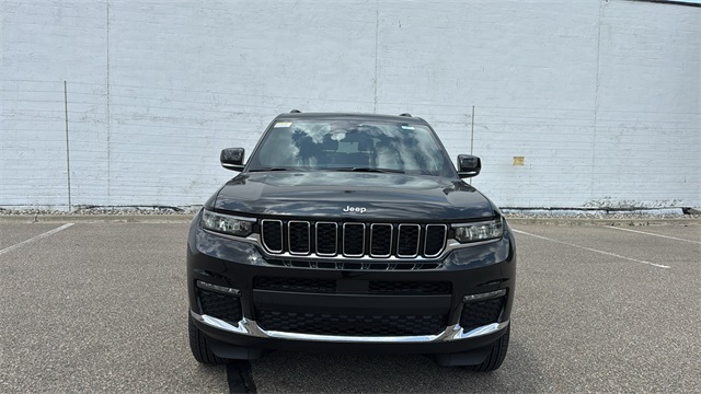 new 2025 Jeep Grand Cherokee L car, priced at $48,215