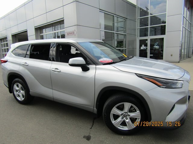 used 2022 Toyota Highlander car, priced at $33,999