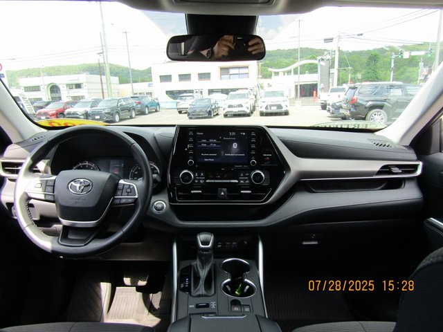 used 2022 Toyota Highlander car, priced at $33,999