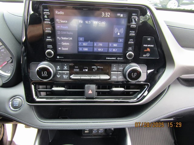used 2022 Toyota Highlander car, priced at $33,999