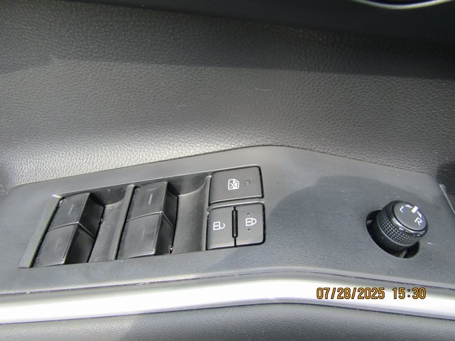 used 2022 Toyota Highlander car, priced at $33,999