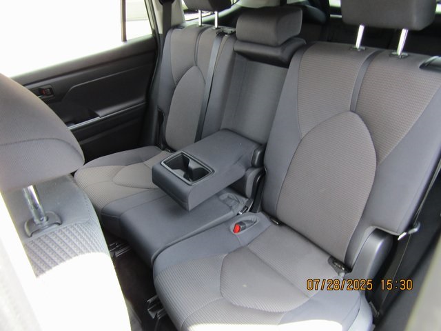 used 2022 Toyota Highlander car, priced at $33,999