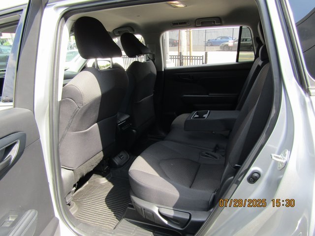 used 2022 Toyota Highlander car, priced at $33,999