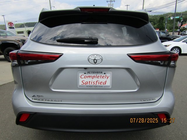 used 2022 Toyota Highlander car, priced at $33,999