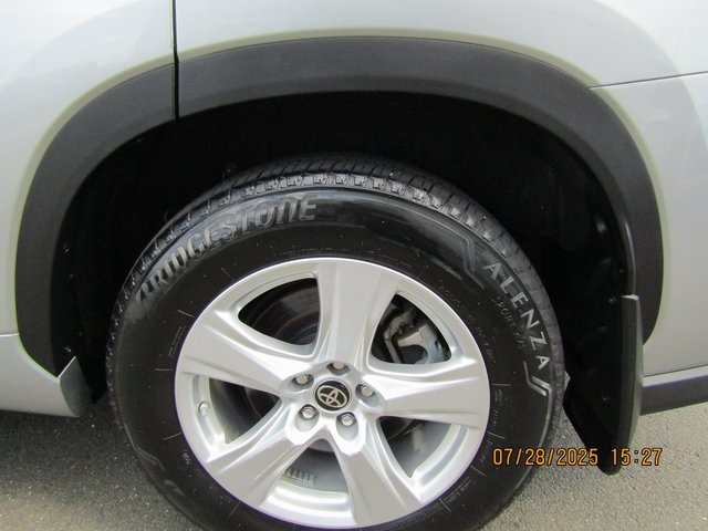 used 2022 Toyota Highlander car, priced at $33,999