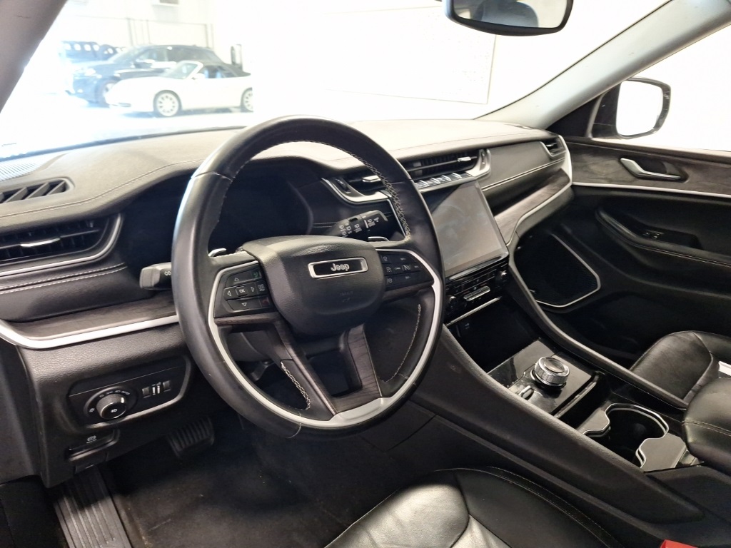 used 2022 Jeep Grand Cherokee car, priced at $31,899