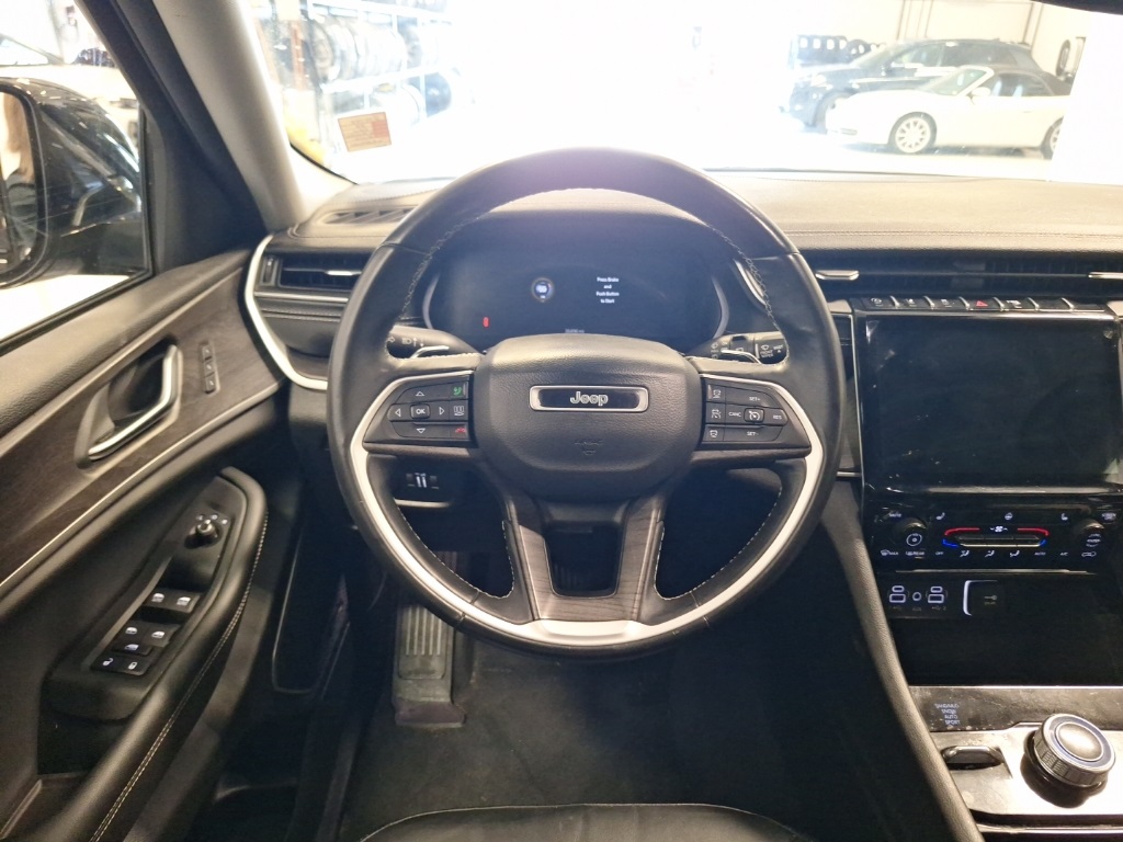 used 2022 Jeep Grand Cherokee car, priced at $31,899