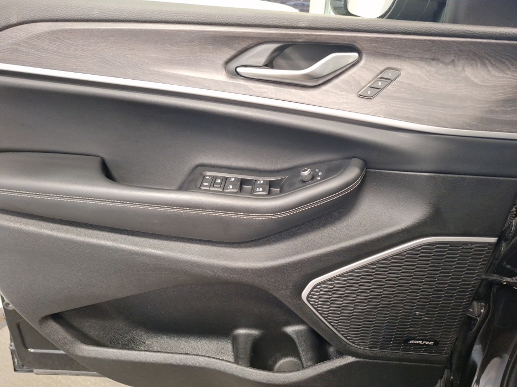used 2022 Jeep Grand Cherokee car, priced at $31,899