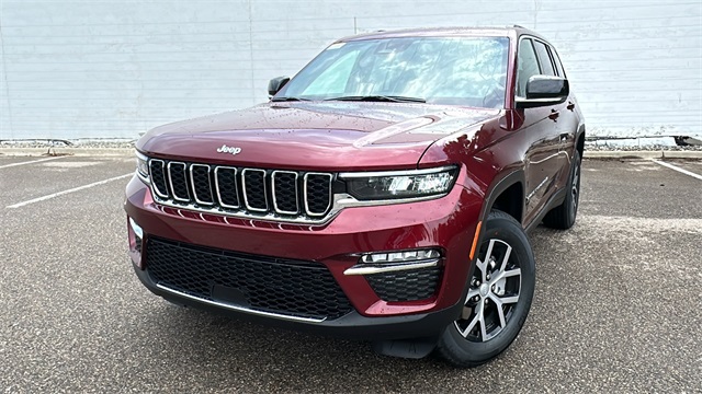 new 2025 Jeep Grand Cherokee car, priced at $45,025