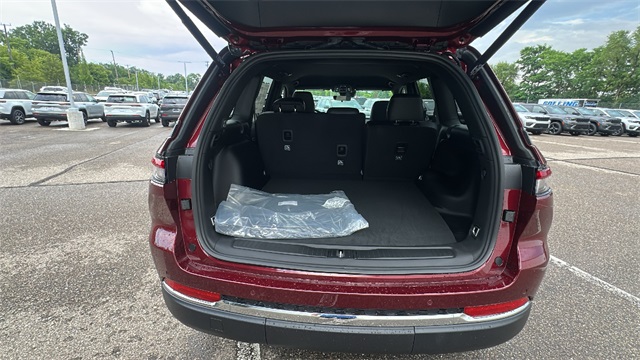 new 2025 Jeep Grand Cherokee car, priced at $45,025