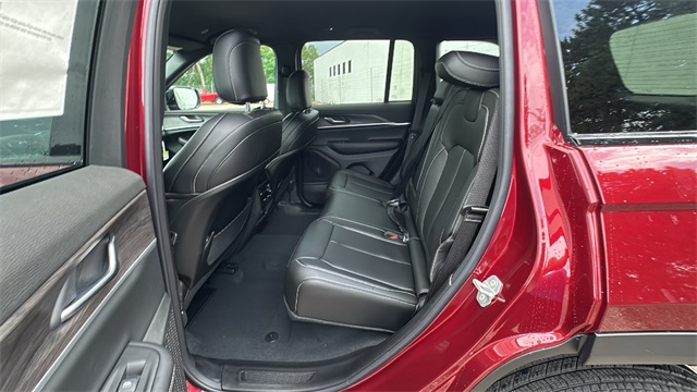 new 2025 Jeep Grand Cherokee car, priced at $45,025