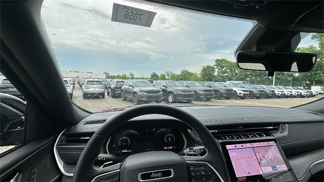 new 2025 Jeep Grand Cherokee car, priced at $45,025