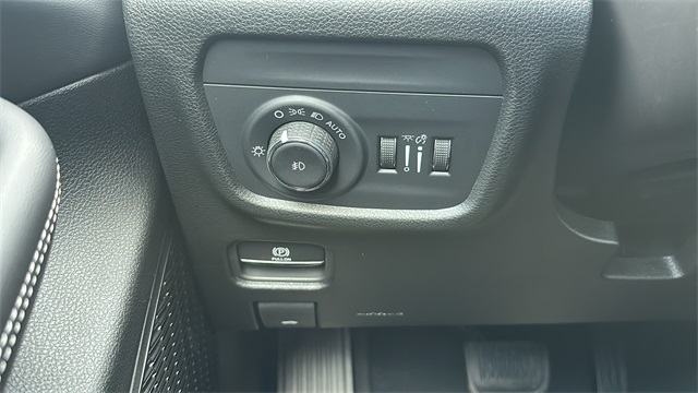 new 2025 Jeep Grand Cherokee car, priced at $45,025