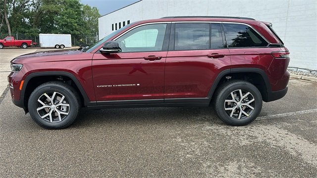 new 2025 Jeep Grand Cherokee car, priced at $45,025