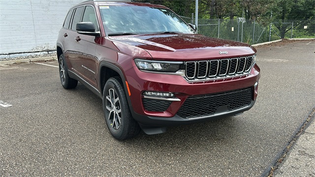 new 2025 Jeep Grand Cherokee car, priced at $45,025