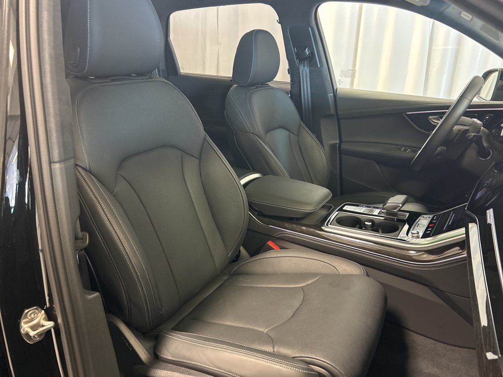 used 2025 Audi Q7 car, priced at $70,000