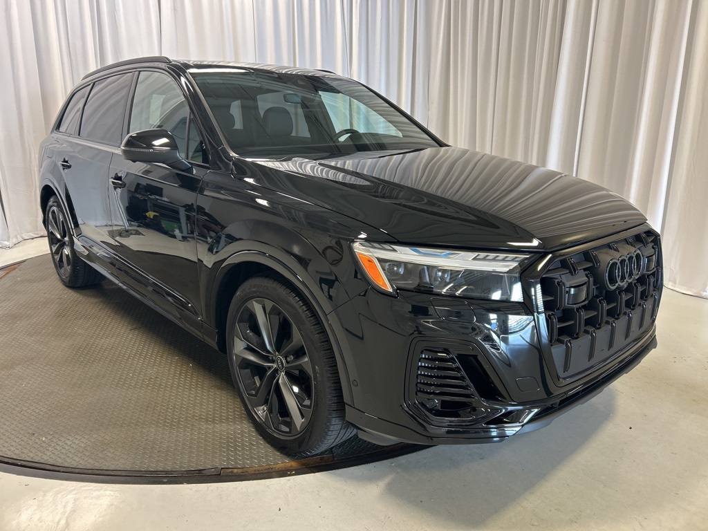 used 2025 Audi Q7 car, priced at $70,000