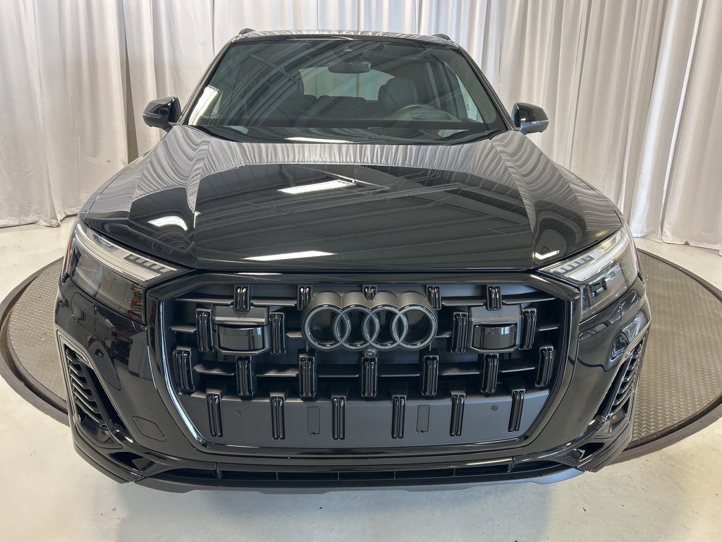 used 2025 Audi Q7 car, priced at $70,000